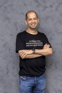 Líderes de opinião nas empresas: como potencializar seu impacto em tempos de mudança constante Líderes de opinião nas empresas: como potencializar seu impacto em tempos de mudança constante