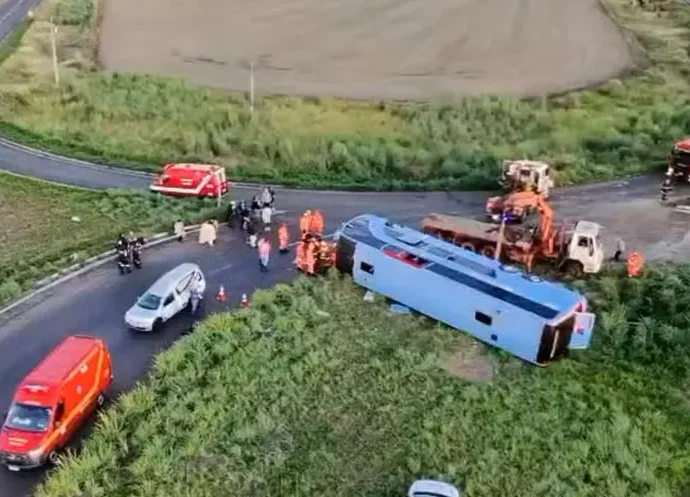 pelo menos 4 passageiros morrem em acidente de onibus na mg 223 em araguari 67f5154edeb8d