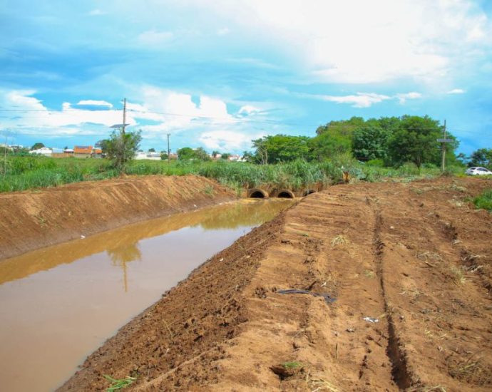 Limpeza de Córrego ESSENCIAL para TRÊS LAGOAS 8 CORREGO CORREGO JD BRASILIA 6 scaled 1