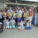 ENTREGA ONIBUS E ALIMENTOS APAE 05 02 5 scaled 1